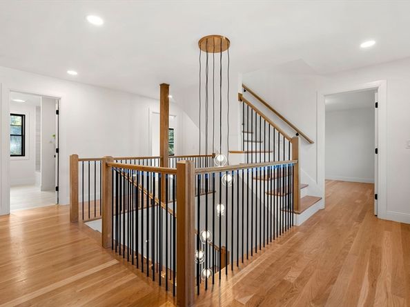 59 Dexter Rd, Melrose MA 02176