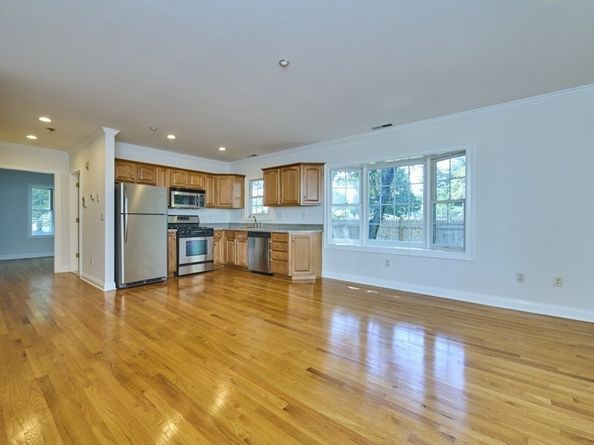 32 Beach St 1, Boston MA 02122