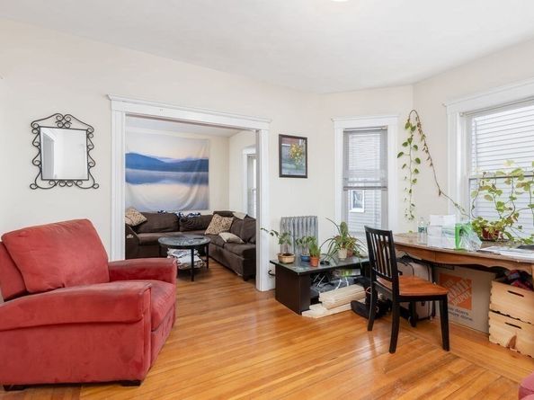 34 Belknap St, Somerville MA 02144