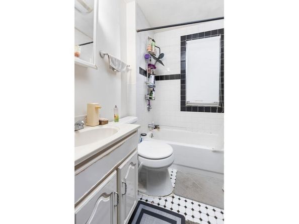 34 Belknap St, Somerville MA 02144