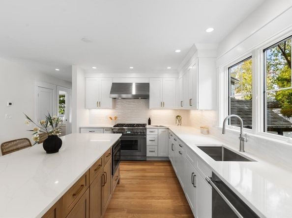 144 Dexter Ave, Watertown MA 02472