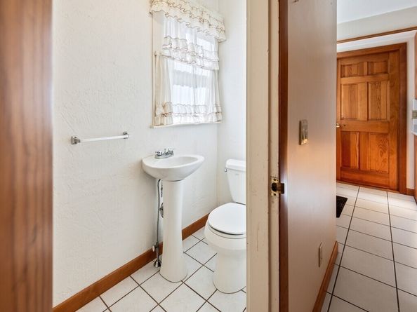 83 Commodore Rd, Worcester MA 01602