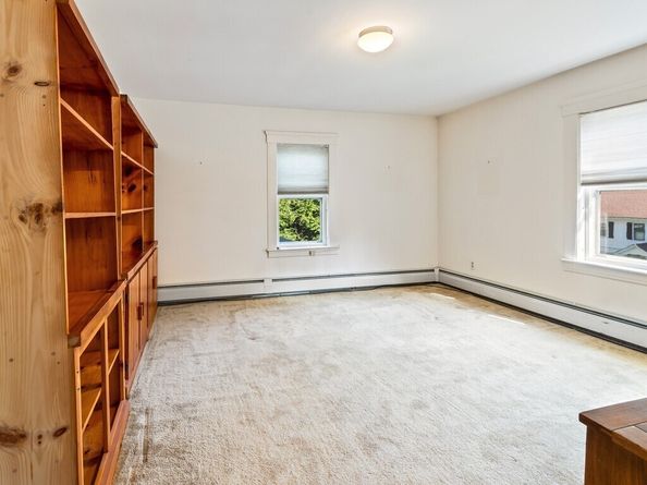 83 Commodore Rd, Worcester MA 01602