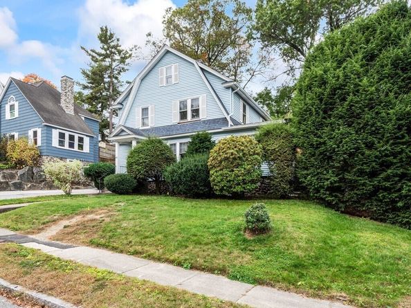 83 Commodore Rd, Worcester MA 01602