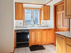 83 Commodore Rd, Worcester MA 01602