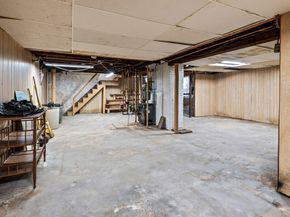 83 Commodore Rd, Worcester MA 01602