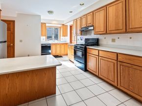 83 Commodore Rd, Worcester MA 01602