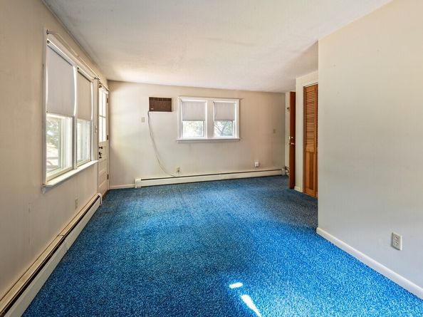 83 Commodore Rd, Worcester MA 01602