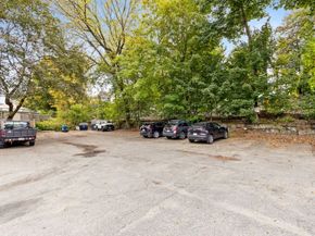 94 Beaconsfield Rd 201, Brookline MA 02445
