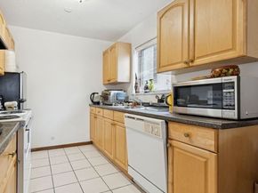 94 Beaconsfield Rd 201, Brookline MA 02445