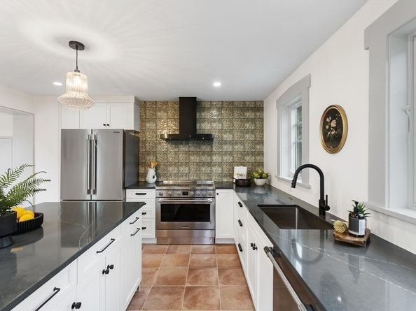 19 Linden Street, Marblehead MA 01945