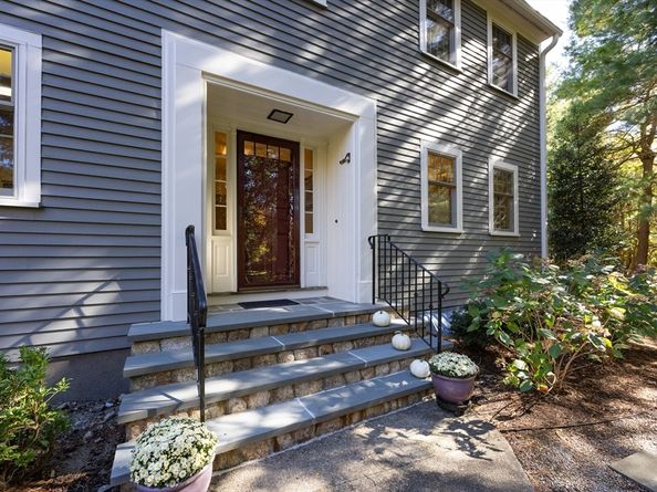 28 Clovelly, Wellesley MA 02481