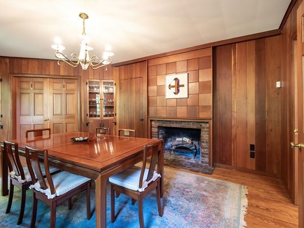 28 Clovelly, Wellesley MA 02481