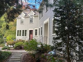 28 Clovelly, Wellesley MA 02481