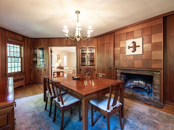 28 Clovelly, Wellesley MA 02481