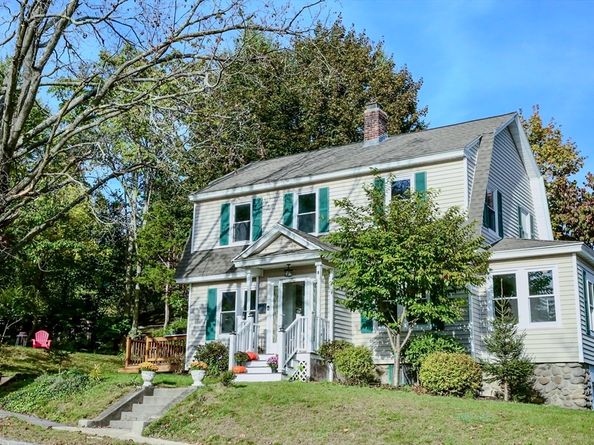 4 Longfellow Rd, Worcester MA 01602