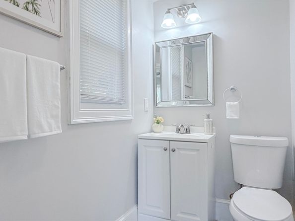 4 Longfellow Rd, Worcester MA 01602