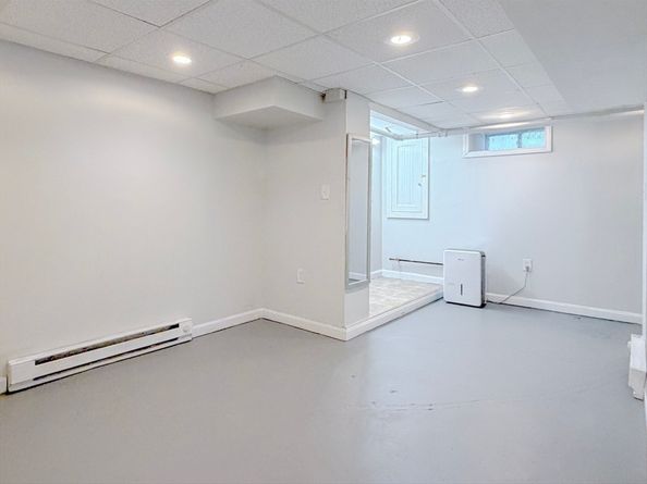 4 Longfellow Rd, Worcester MA 01602