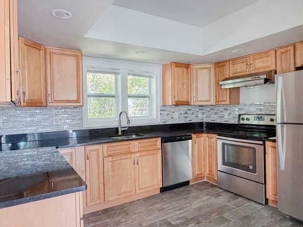 4 Longfellow Rd, Worcester MA 01602