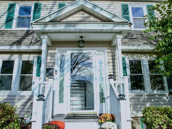 4 Longfellow Rd, Worcester MA 01602