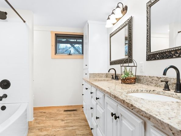 356 Hunt Rd, Oakham MA 01068