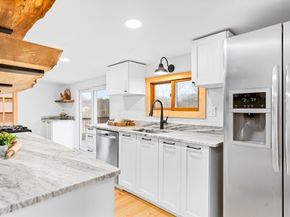 356 Hunt Rd, Oakham MA 01068