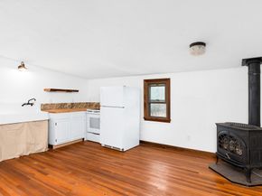 356 Hunt Rd, Oakham MA 01068