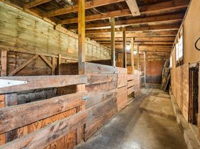 356 Hunt Rd, Oakham MA 01068