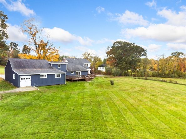 356 Hunt Rd, Oakham MA 01068