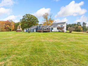 356 Hunt Rd, Oakham MA 01068