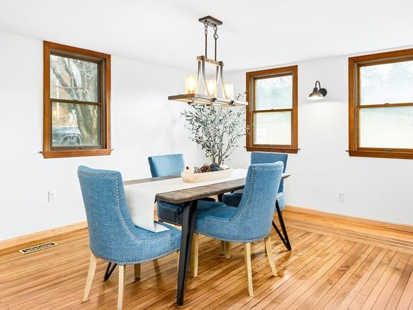 356 Hunt Rd, Oakham MA 01068