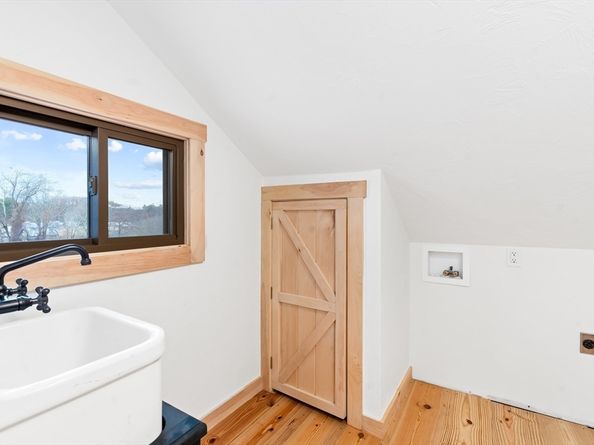 356 Hunt Rd, Oakham MA 01068