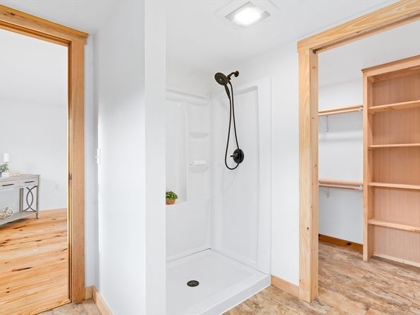 356 Hunt Rd, Oakham MA 01068