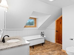 356 Hunt Rd, Oakham MA 01068