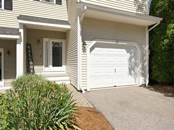23 Azalea Ln 23, Grafton MA 01519