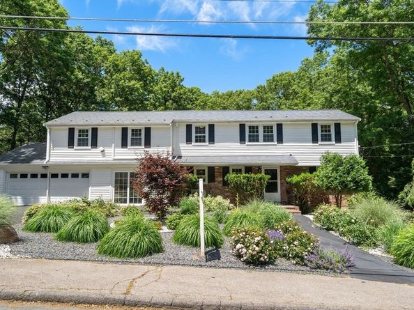 19 Country Ln, Sharon MA 02067