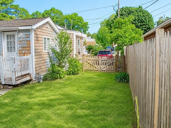 9 Medina Dr, Wareham MA 02571