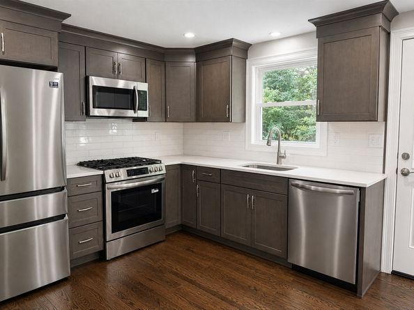 23 Ledgewood Drive, Canton MA 02021