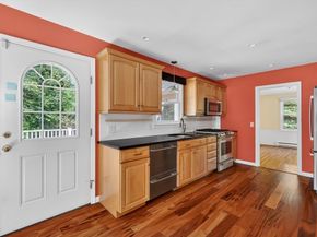 111 North St, Grafton MA 01519