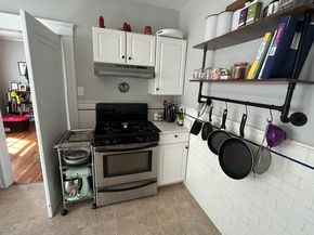 18 Ropes St 2R, Salem MA 01970