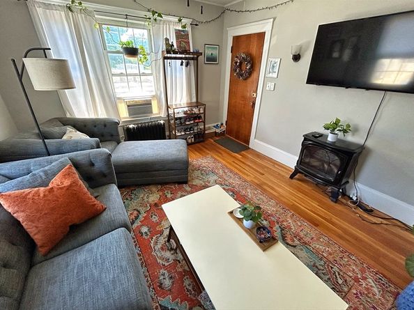 18 Ropes St 2R, Salem MA 01970