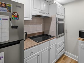 239 Commonwealth Ave 10, Boston MA 02116