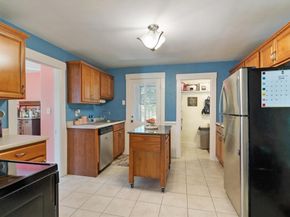 24 Bennett Pl, Leominster MA 01453