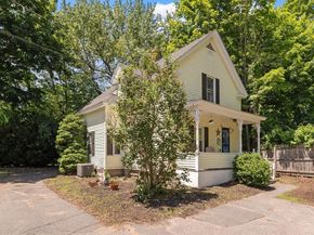 24 Bennett Pl, Leominster MA 01453