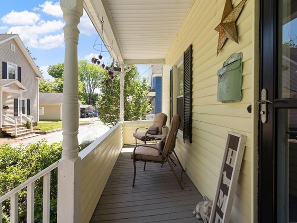 24 Bennett Pl, Leominster MA 01453