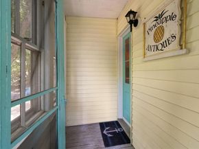 24 Bennett Pl, Leominster MA 01453