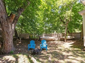 24 Bennett Pl, Leominster MA 01453