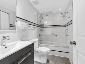100 Ledgewood Dr 319, Stoneham MA 02180