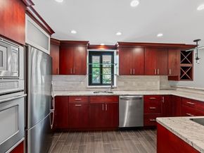 100 Ledgewood Dr 319, Stoneham MA 02180
