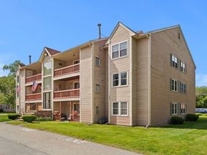 67 Randolph Dr 67, Tewksbury MA 01876